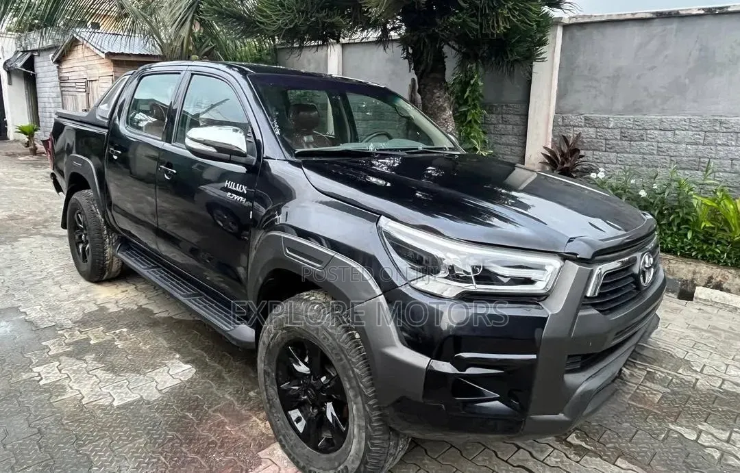 Toyota Hilux 2023 Black