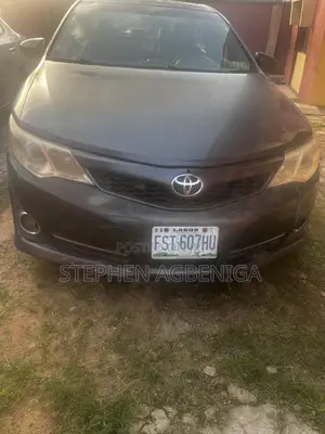 Toyota Camry SE 4dr Sedan (2.5L 4cyl 6A) 2012 Gray