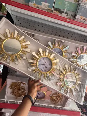 Wall Clock With Frames