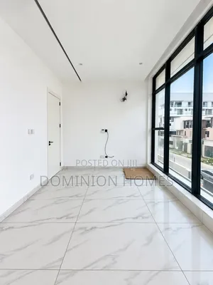 2bdrm Block of Flats in Lekki Phase 1 for sale