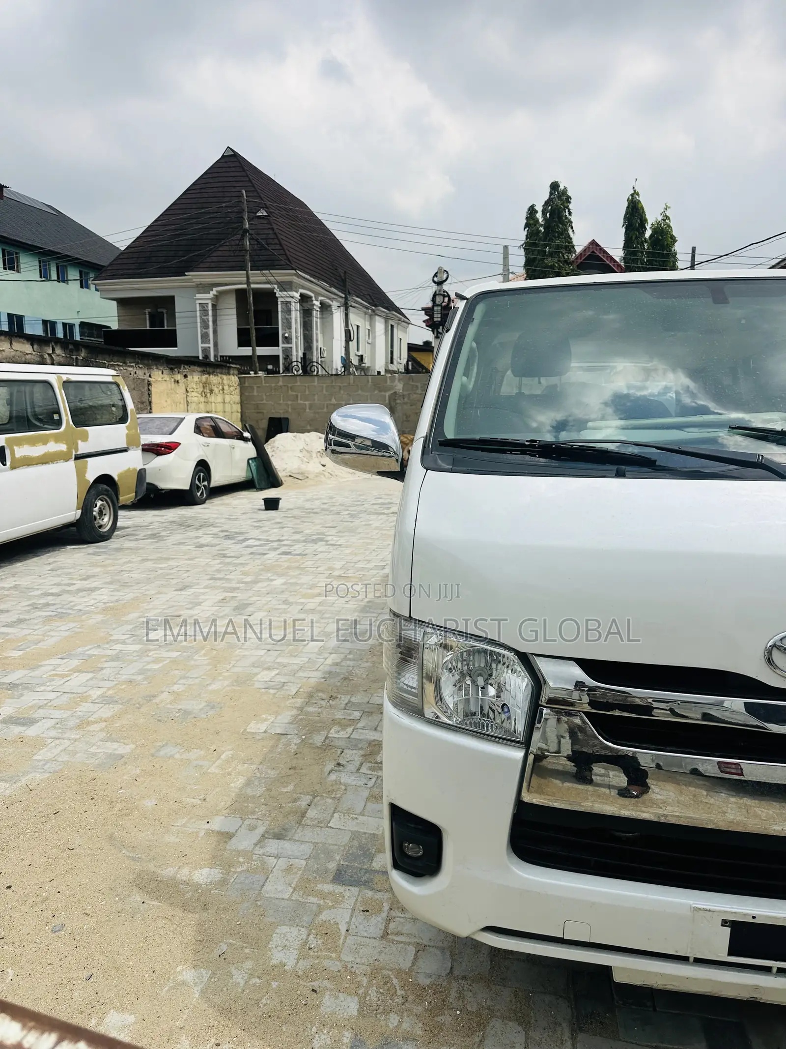 Toyota HiAce 2014 White