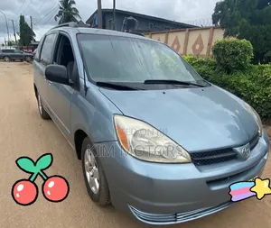 Toyota Sienna 2005 Blue