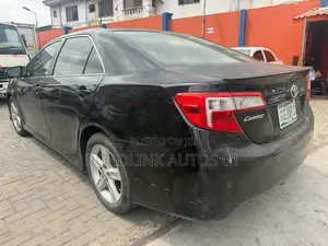 Toyota Camry SE 4dr Sedan (2.5L 4cyl 6A) 2013 Black