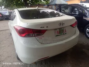Hyundai Elantra 2012 White
