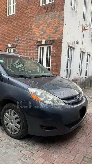 Toyota Sienna LE FWD 2006 Gray