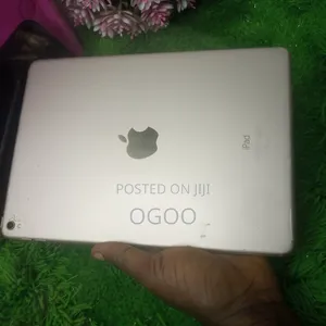Apple iPad Pro 9.7 (2016) 32 GB Gold