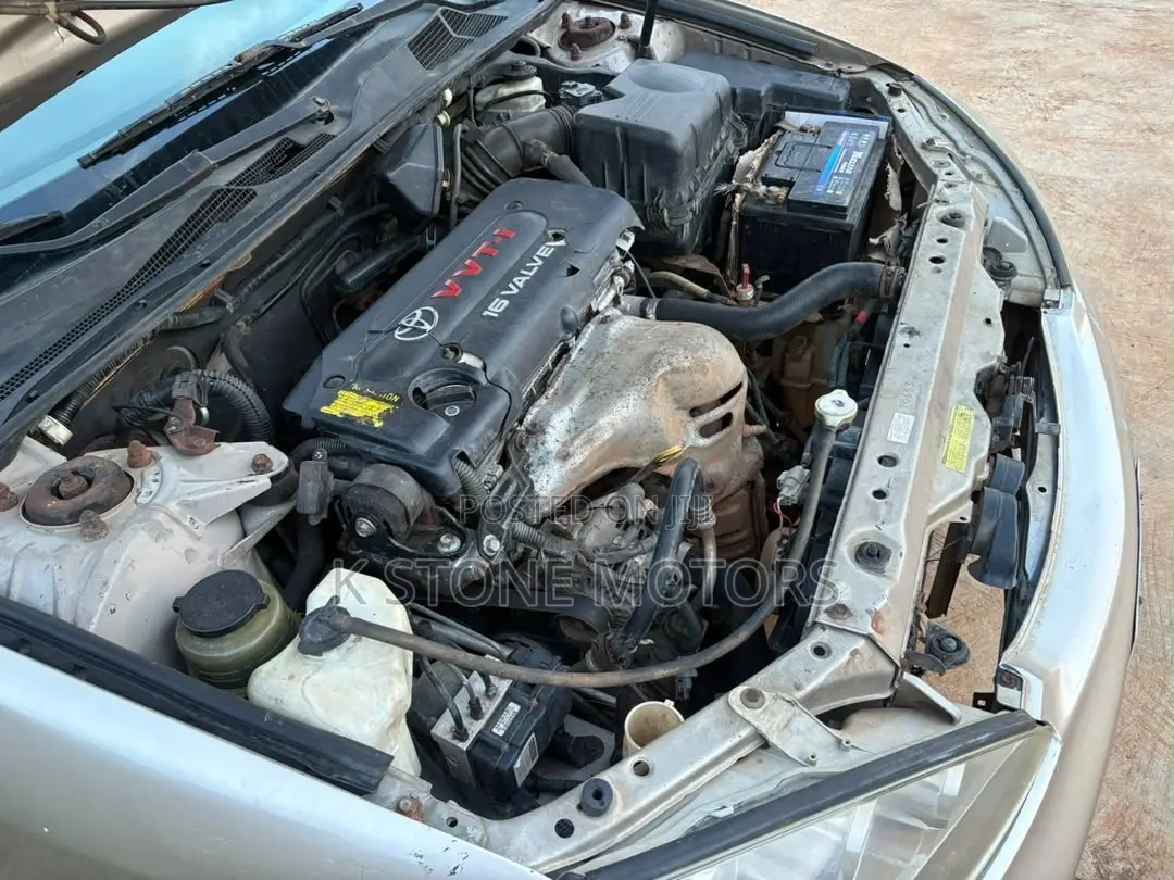 Toyota Camry 2006 Gold