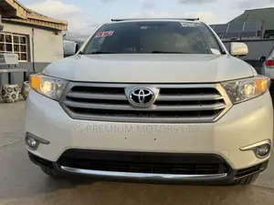 Toyota Highlander Limited 2011 White