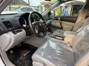 Toyota Highlander Limited 2011 White