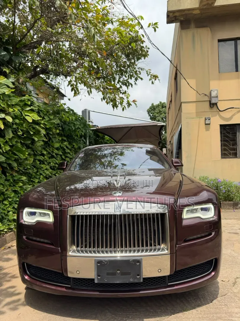 Rolls-Royce Ghost Base EWB 2017 Red
