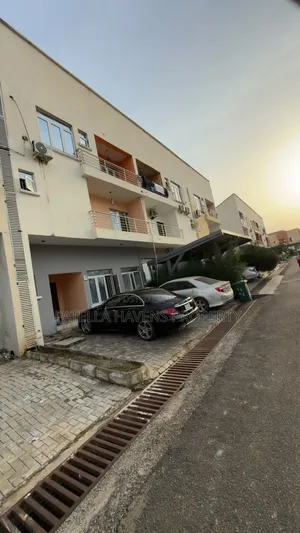 4bdrm Duplex in Idu for sale