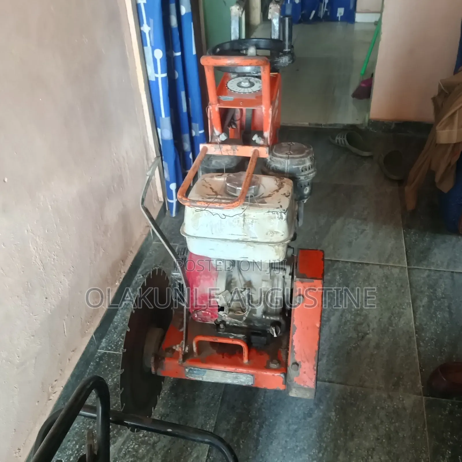 Asphalt Cutting Machine