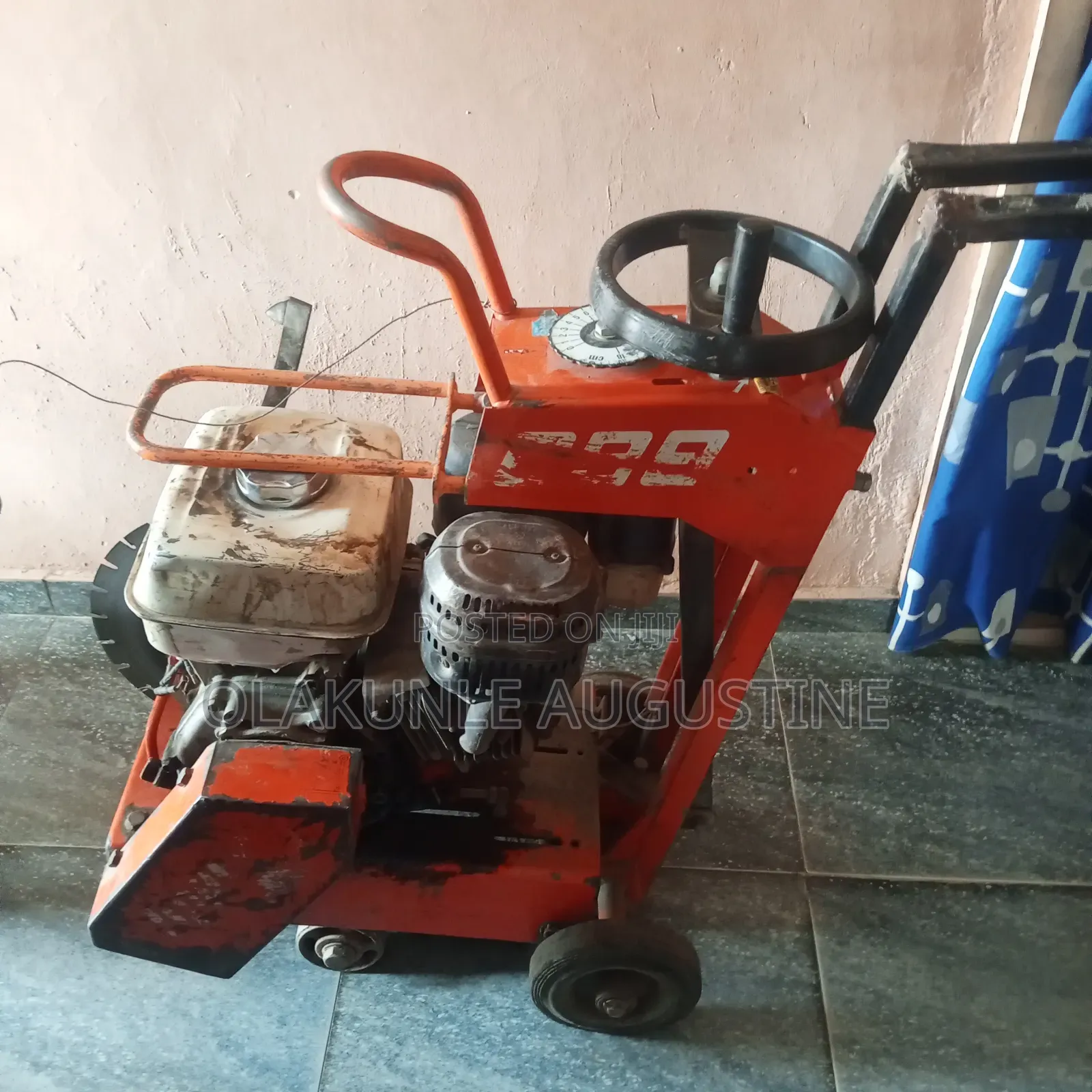 Asphalt Cutting Machine