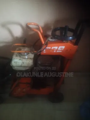 Asphalt Cutting Machine