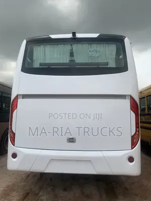 Bus 2017 White