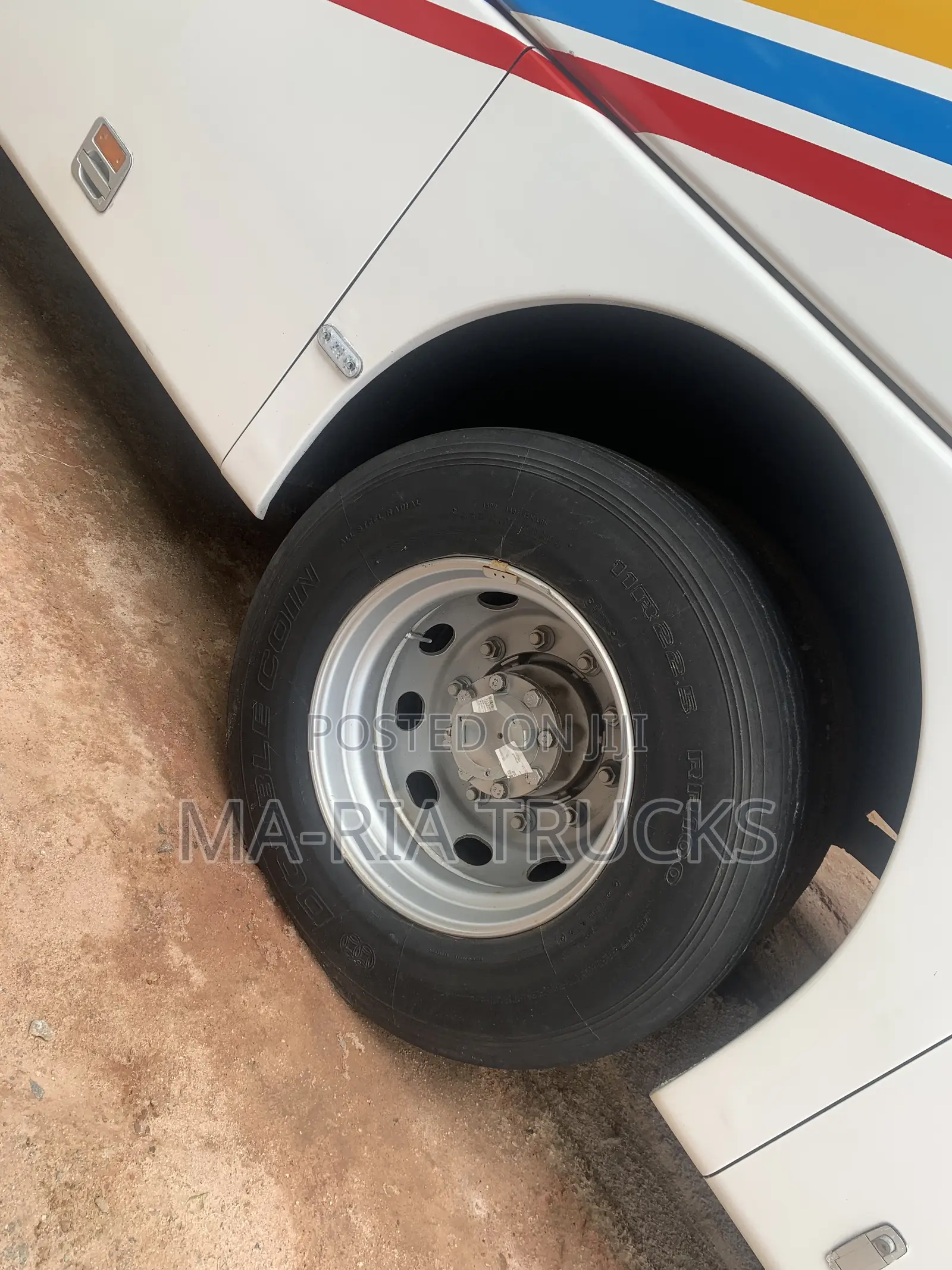 Bus 2017 White