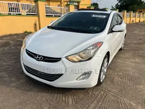 Hyundai Elantra Limited Sedan FWD (1.8L 4cyl 6A) 2013 White