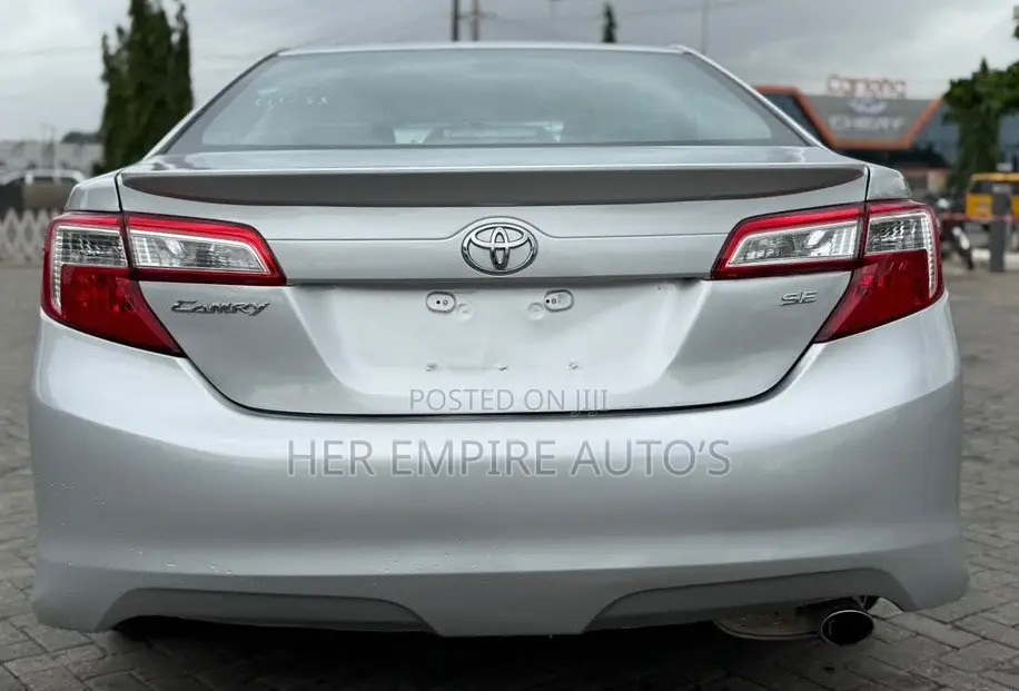 Toyota Camry 2010 Silver