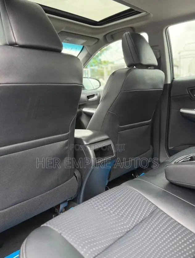 Toyota Camry 2010 Silver
