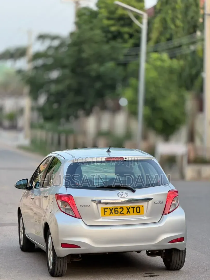 Toyota Yaris 2012 Silver