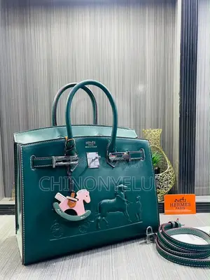 Luxury Women’s Handbag – Elegant, Stylish & Premium Quality