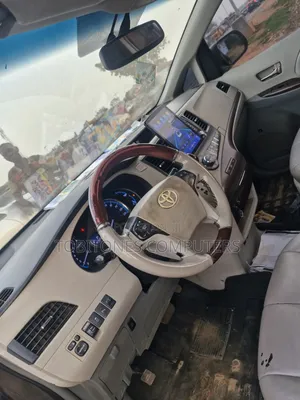 Toyota Sienna 2011 Gray