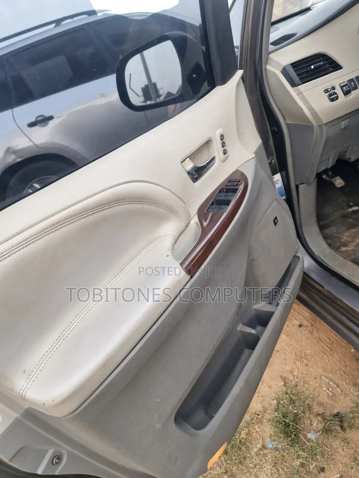 Toyota Sienna 2011 Gray
