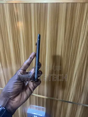 Apple iPhone XR 64 GB Black