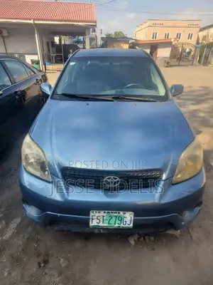 Toyota Matrix XR Hatchback FWD (1.8L 4cyl 4A) 2007 Blue