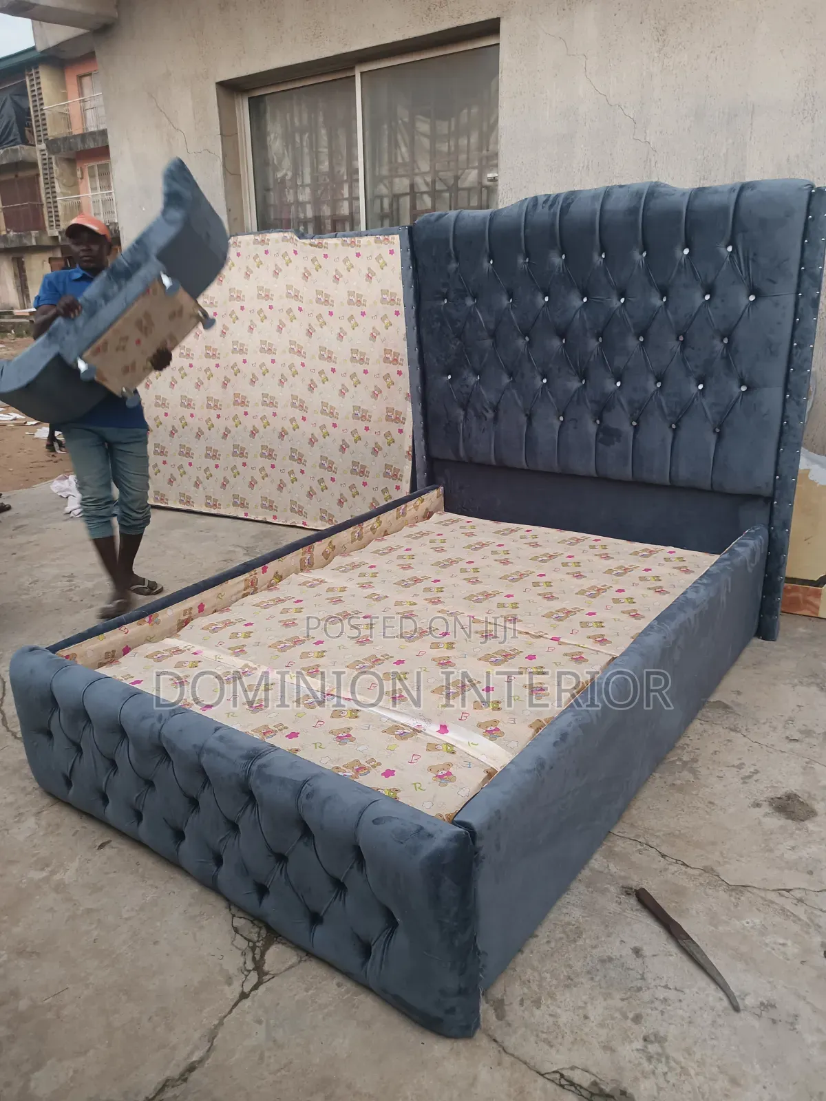 High Backrest Quality Upholstery Bedframe 41⁄2