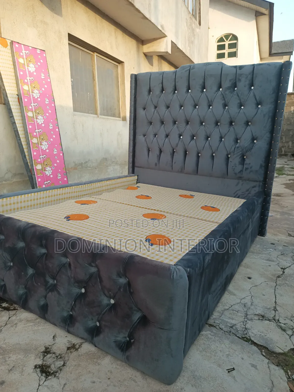 High Backrest Quality Upholstery Bedframe 41⁄2