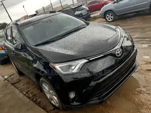 Toyota RAV4 LE 4dr SUV (2.5L 4cyl 6A) 2018 Black