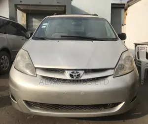 Toyota Sienna 2008 Gold