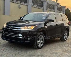 Toyota Highlander 2016 Black