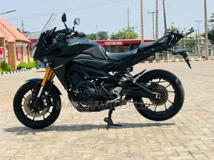 Yamaha 2020 Black