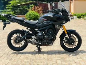 Yamaha 2020 Black