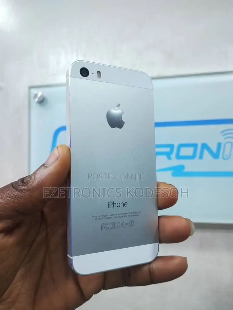 Apple iPhone 5s 16 GB Silver