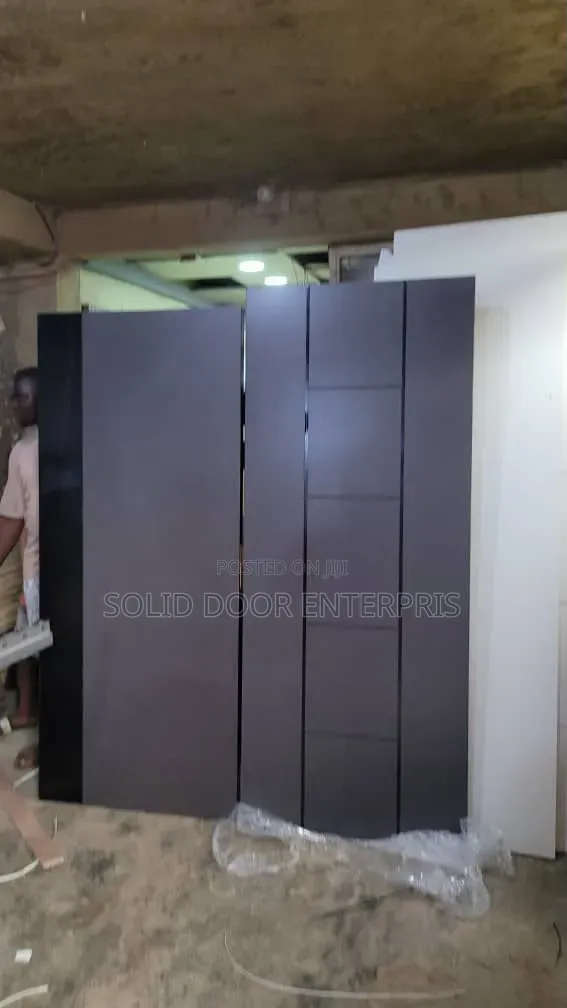 A Solid-Made HDF Door With Chrome and Frame