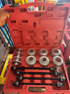 Universal Hydraulic Bearing Puller and Bush Removal Tool Kit