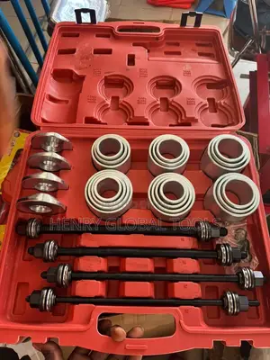 Universal Hydraulic Bearing Puller and Bush Removal Tool Kit