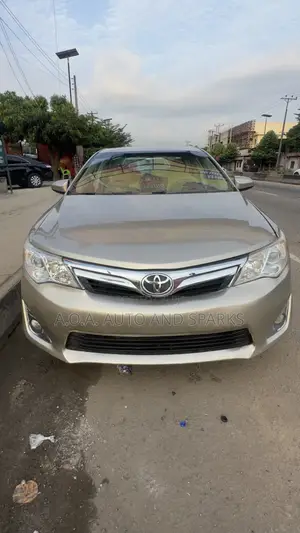 Toyota Camry 2013 Gold