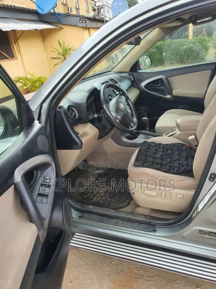 Toyota RAV4 2009 Blue
