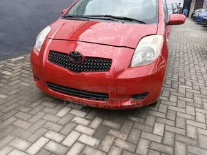 Toyota Yaris 1.0 VVT-i 2007 Red