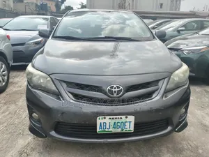 Toyota Corolla LE 4dr Sedan (1.8L 4cyl 4A) 2013 Gray