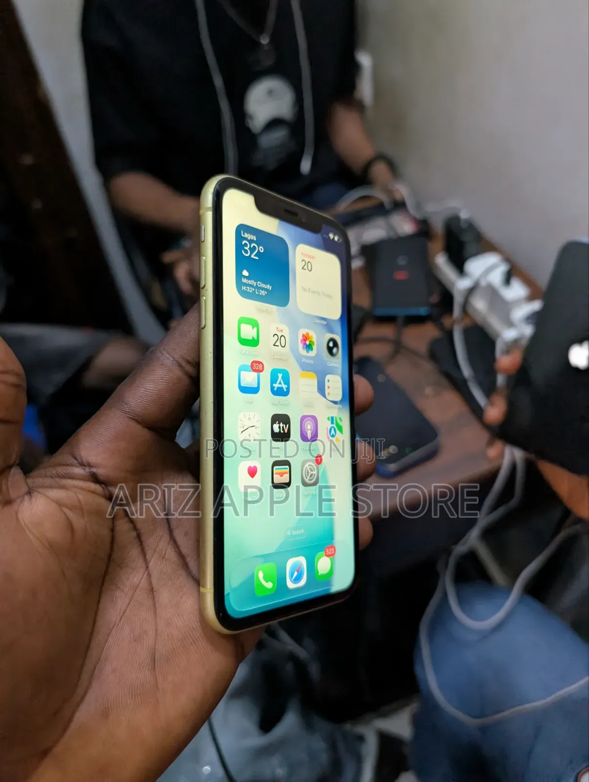Apple iPhone 11 64 GB Yellow