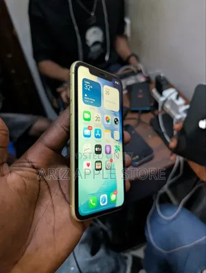 Apple iPhone 11 64 GB Yellow