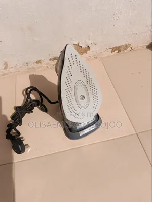 Cord / Cordless Rechargeable Steaming Iron
