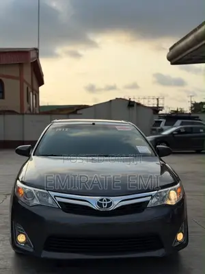 Toyota Camry XLE 4dr Sedan (2.5L 4cyl 6A) 2013 Gray
