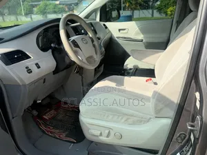 Toyota Sienna LE 7 Passenger 2012 Gray