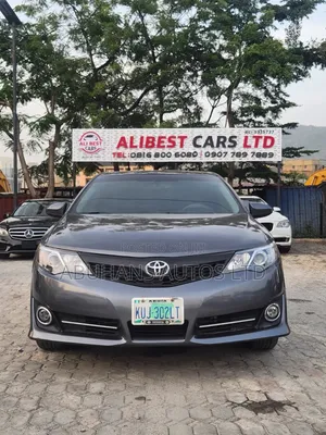 Toyota Camry XLE 4dr Sedan (2.5L 4cyl 6A) 2012 Gray